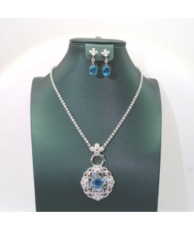 Natural sapphire necklace with coloured jewel set