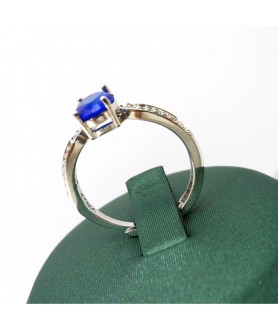 Natural sapphire inlaid square ring