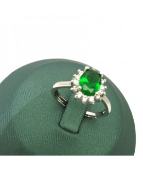 Natural emerald inlaid Princess gem ring