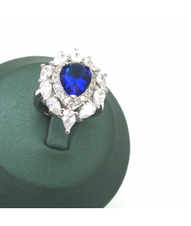 Natural sapphire inlaid heart-shaped gem ring