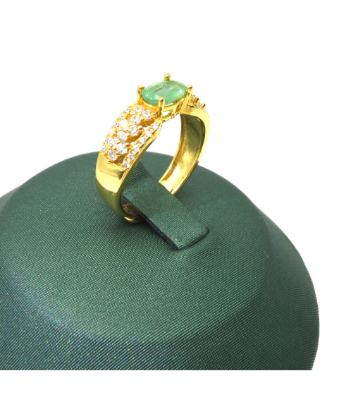 Natural emerald inlaid gold gem ring