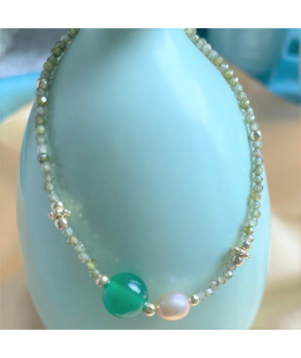 Green faceted crystal pearl bracelet